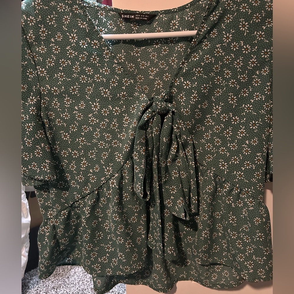 Cropped Green Flowered Blouse